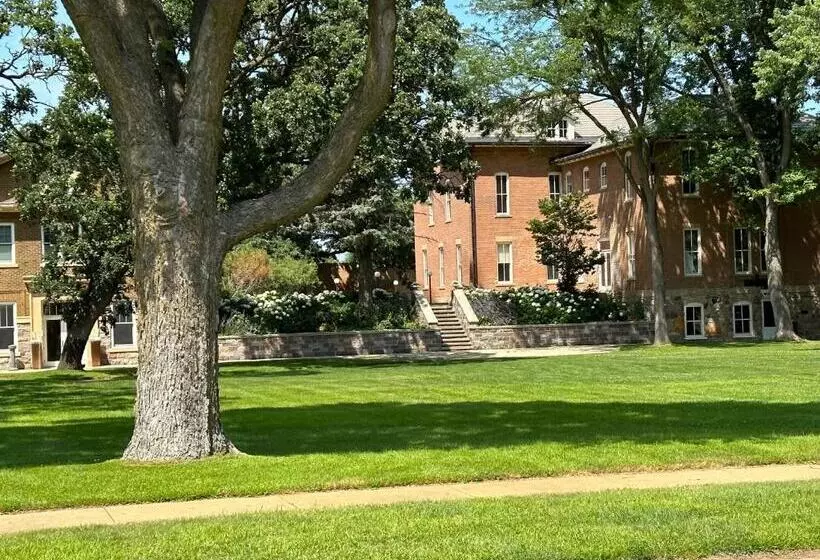 Buffalo Ridge Resort And Spa