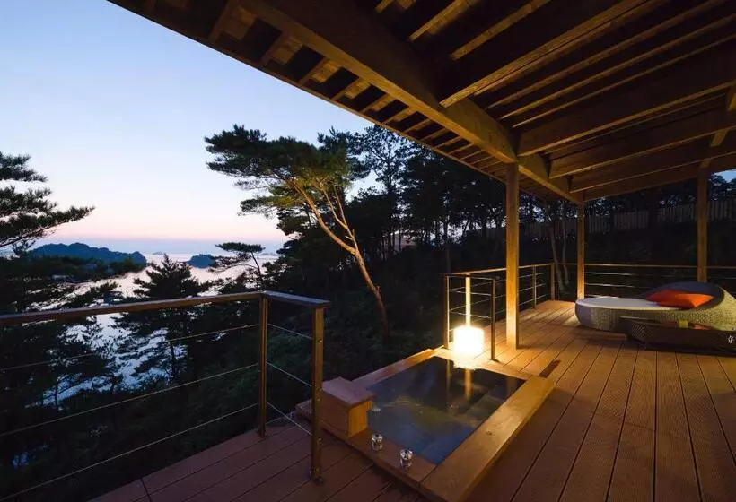 Hotelli Amakusa Tenku No Fune