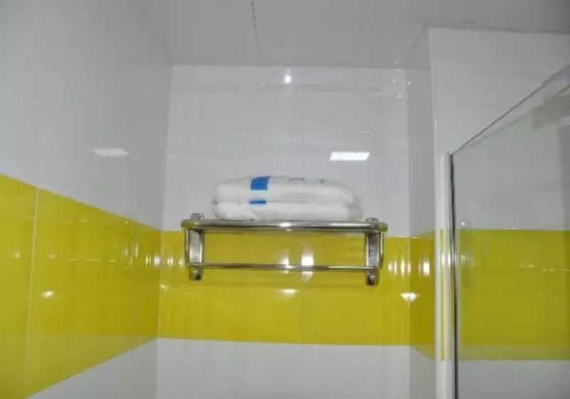 هتل 7 Days Inn Nanning Lingxiu Road Guangxi University East Gate Branch
