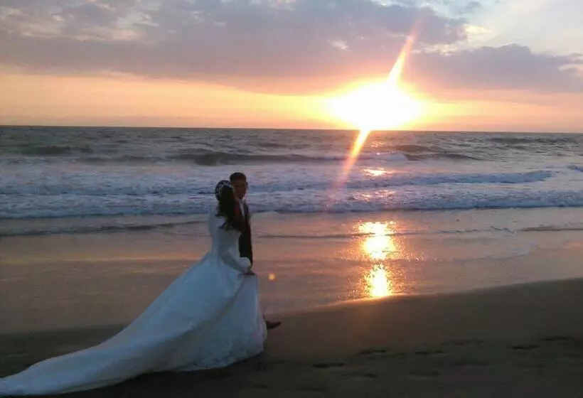 هتل Boca Beach Resort Club