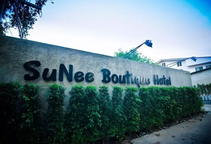 ホテル Sunee Boutique