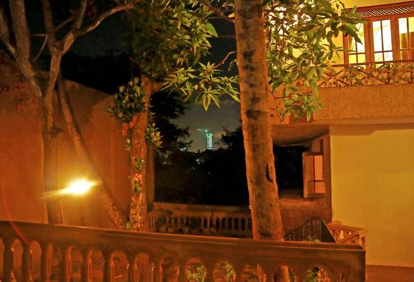 פנסיון Heina Villa Colombo