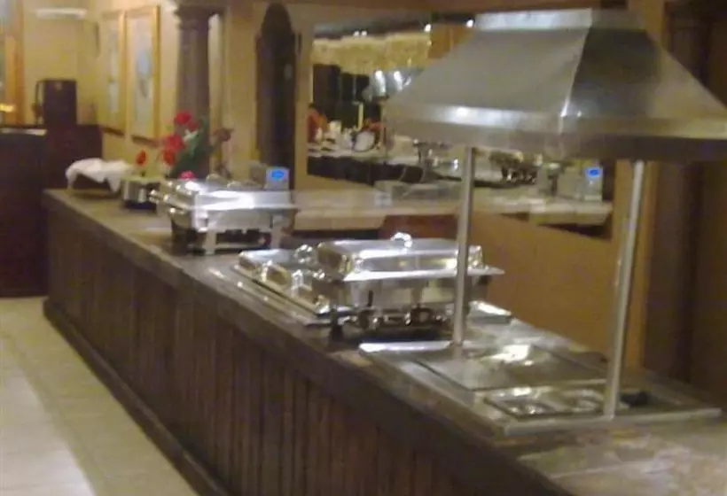 Everglades Hotel & Conference Centre