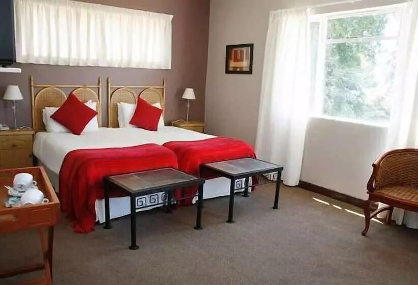 Everglades Hotel & Conference Centre