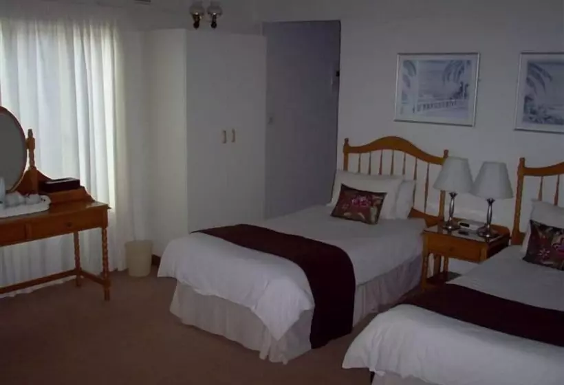 Everglades Hotel & Conference Centre