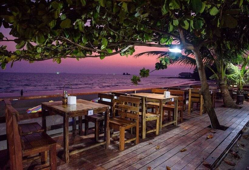 בית מלון כפרי Baansuan Aokhai Beach Resort