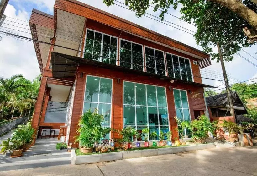 Hotelli Baansuan Aokhai Beach Resort