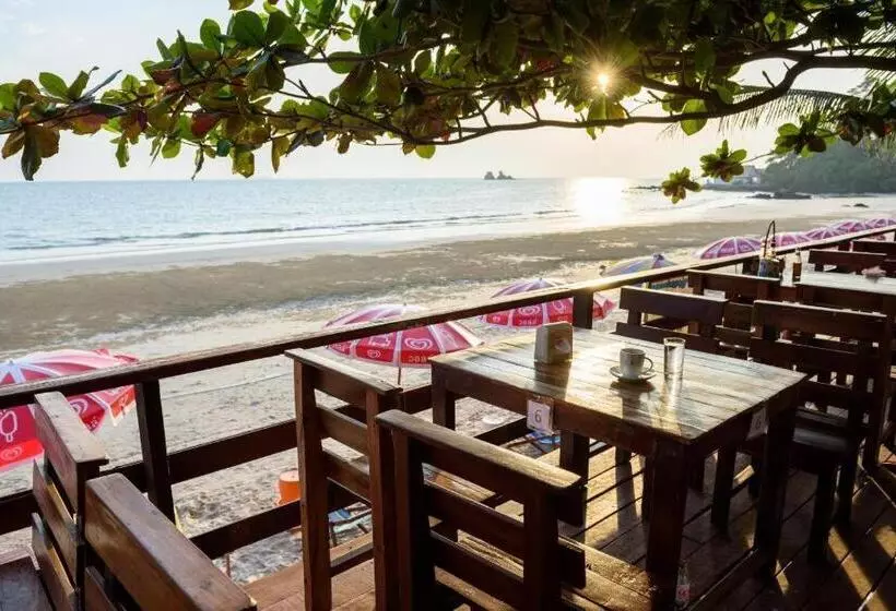 Hotelli Baansuan Aokhai Beach Resort