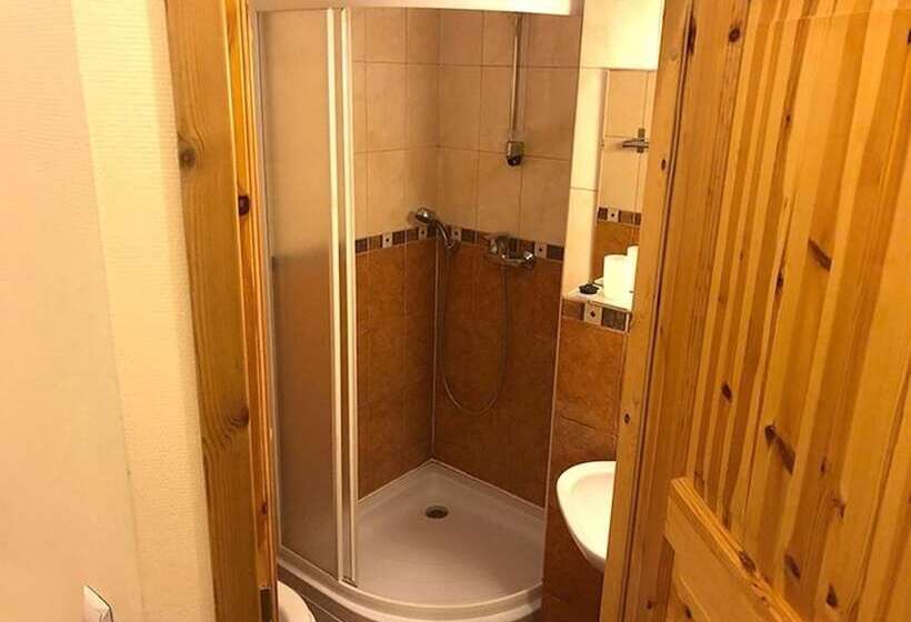 בית מלון כפרי Country Club Orekh