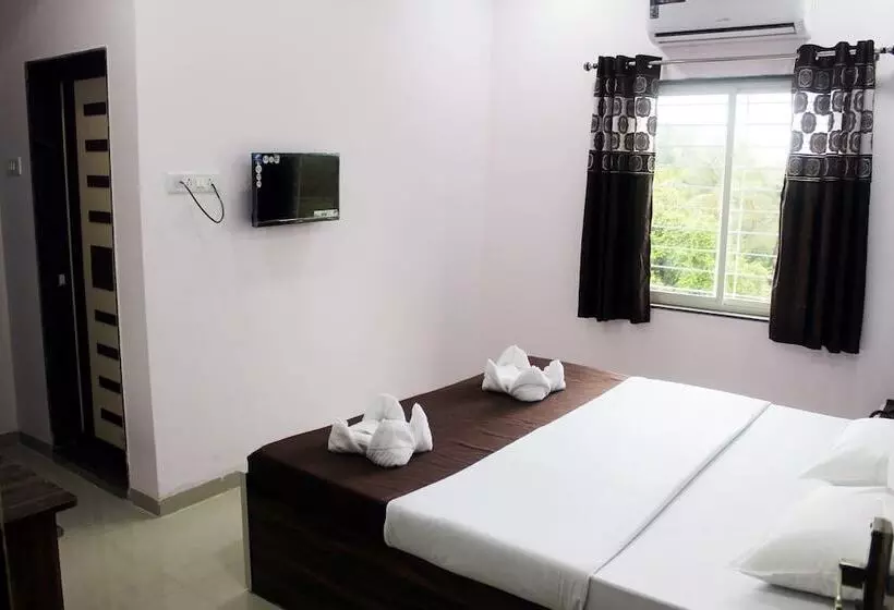 Hotelli Neelisha River Front Inn