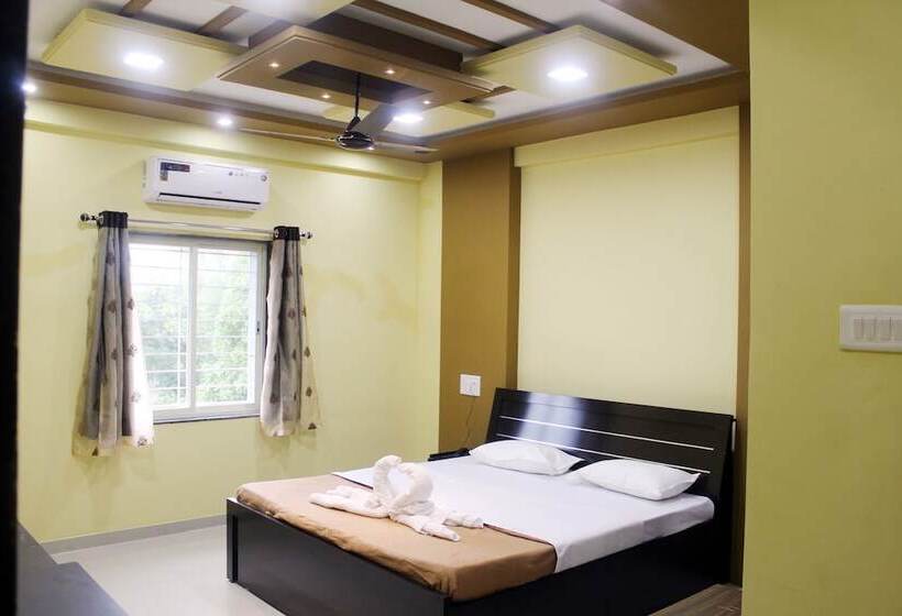 Hotel Neelisha River Front Inn