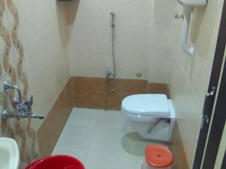 Hotelli Neelisha River Front Inn