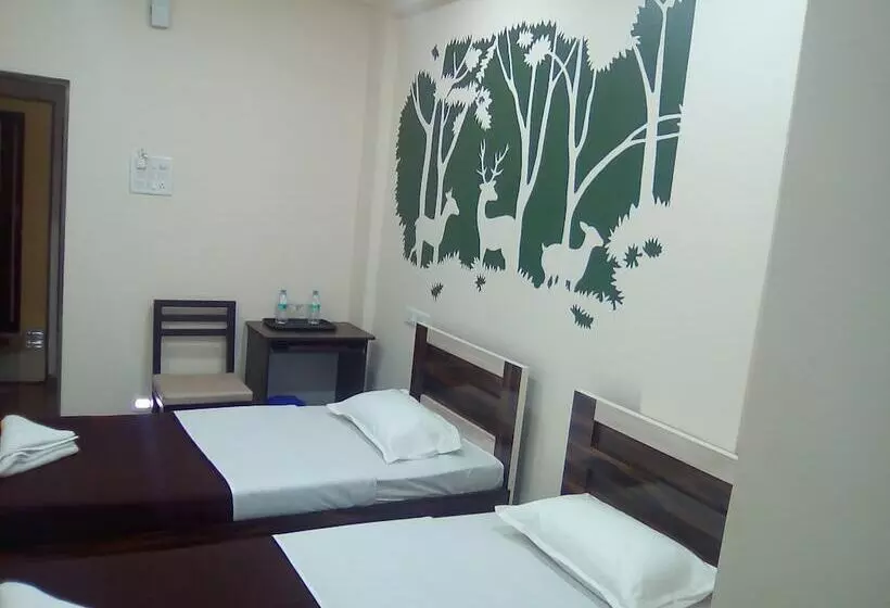 Hotelli Neelisha River Front Inn