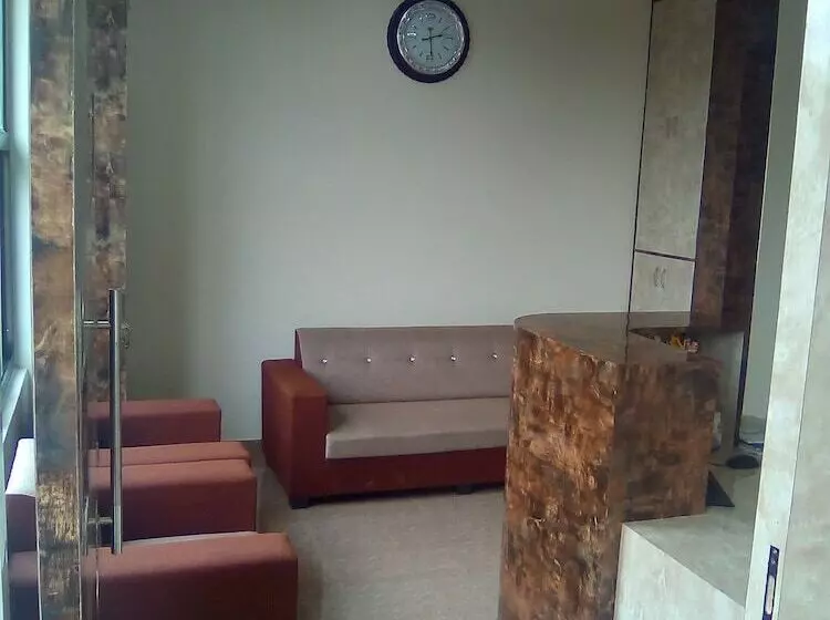 Hotelli Neelisha River Front Inn