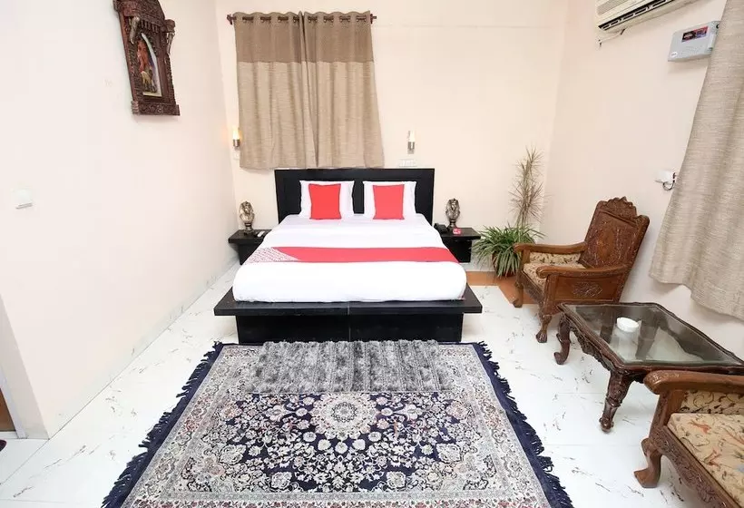 Hotelli Oyo 15710  Vikrant