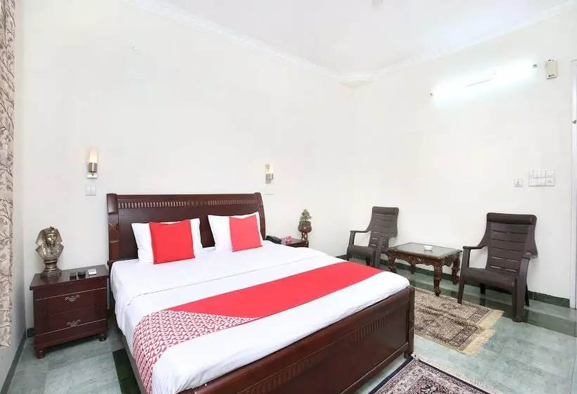 Hotelli Oyo 15710  Vikrant