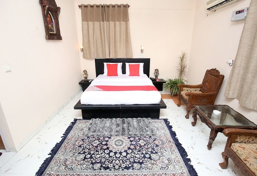 Hotel Oyo 15710  Vikrant