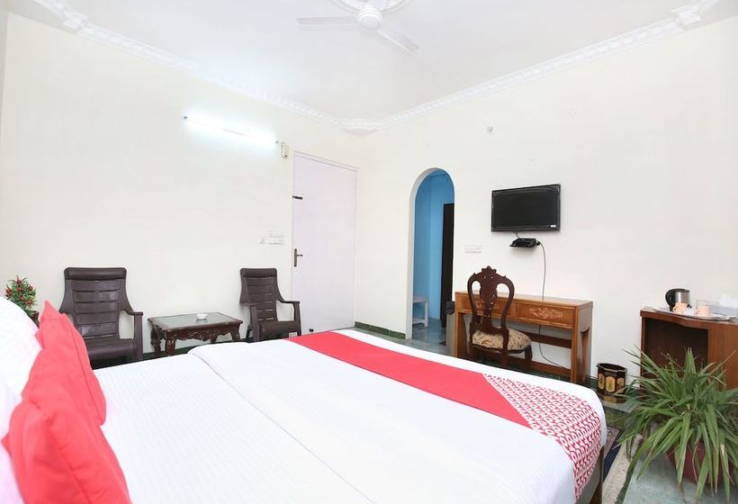 Hotel Oyo 15710  Vikrant