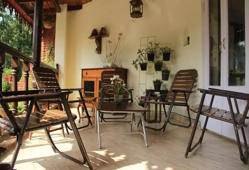 Hotelli Swiss Cottage