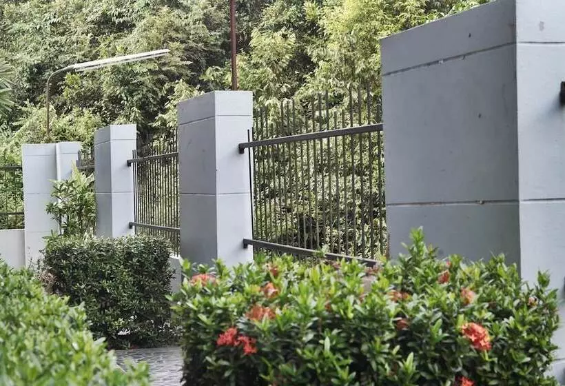 Hotelli Tachang Airport