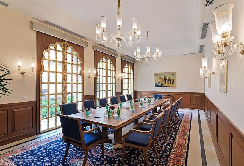 هتل The Oberoi Sukhvilas Spa Resort, New Chandigarh