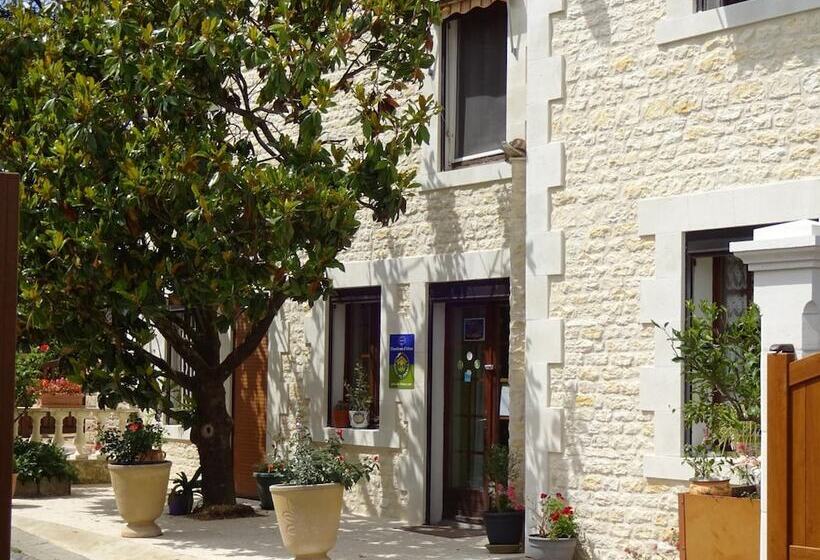 פנסיון Aux Orangers