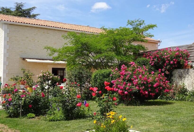 פנסיון Aux Orangers