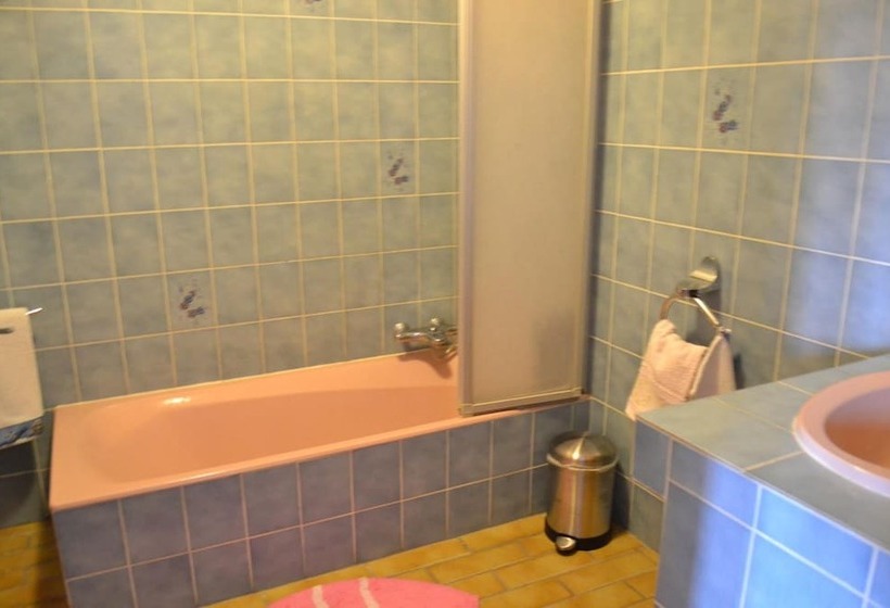 פנסיון Aux Orangers