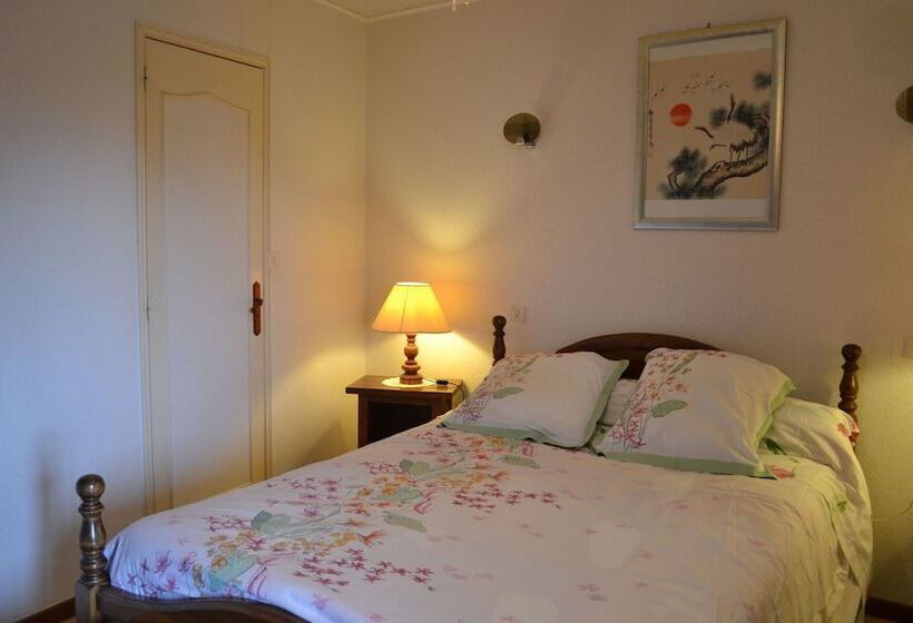 פנסיון Aux Orangers