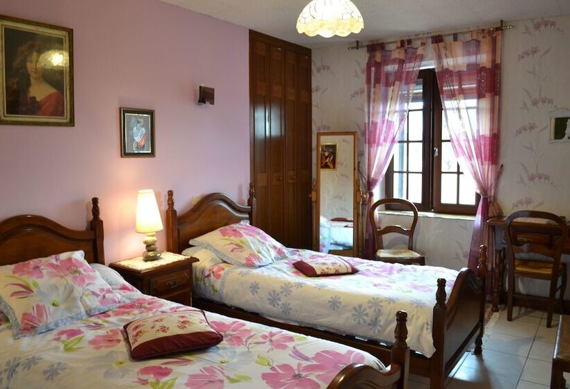 פנסיון Aux Orangers