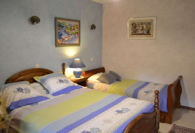 פנסיון Aux Orangers