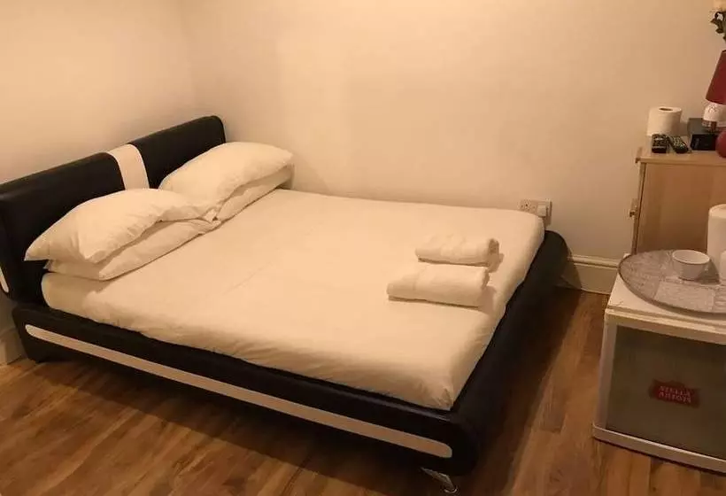 Majatalo Charimore Rooms