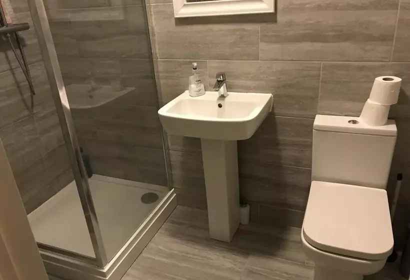 Majatalo Charimore Rooms