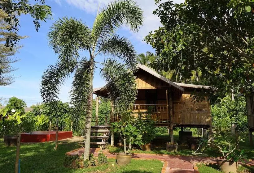 Majatalo Tonmai Suites