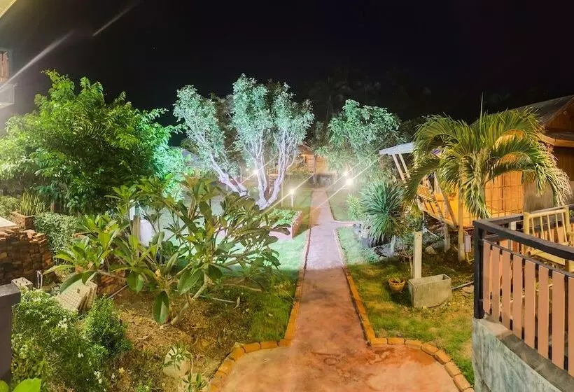 Majatalo Tonmai Suites