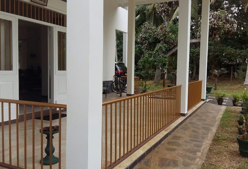 بنسيون White House