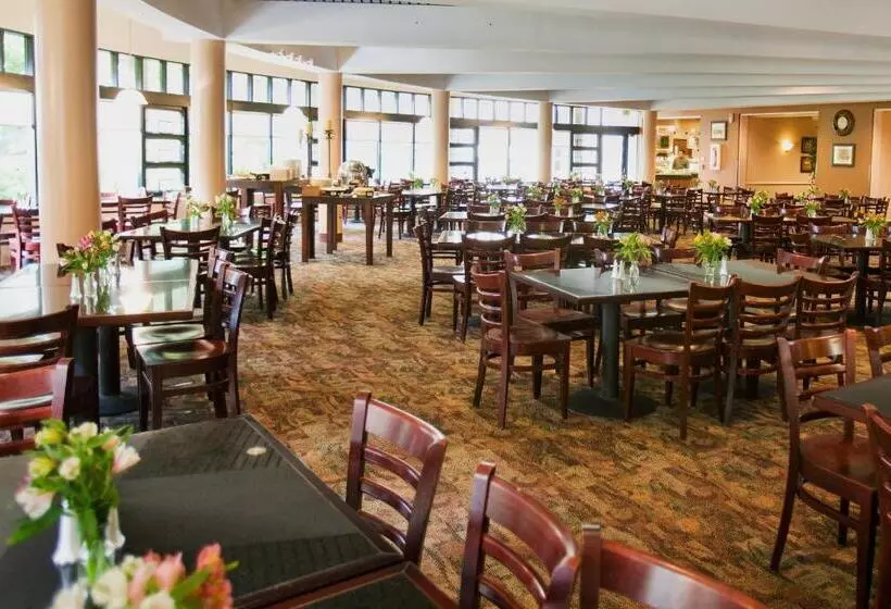 Bolger Hotel And Conference Center