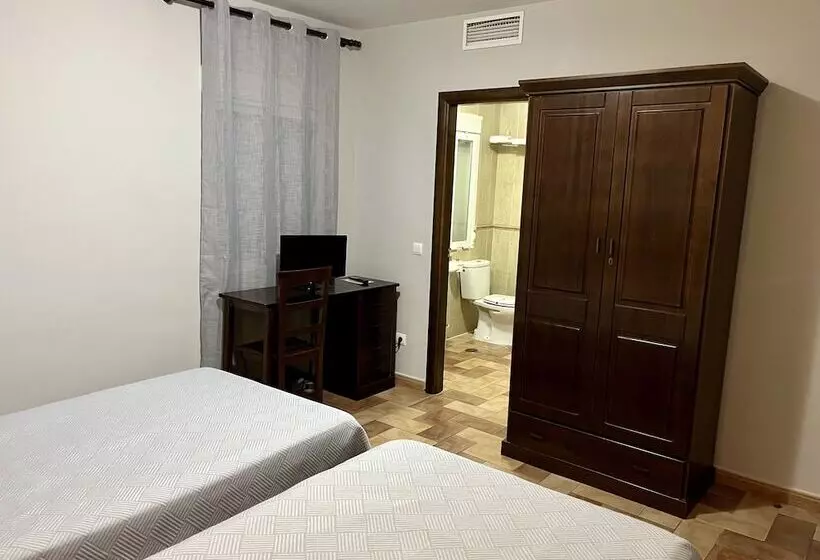 Отель Cervantes