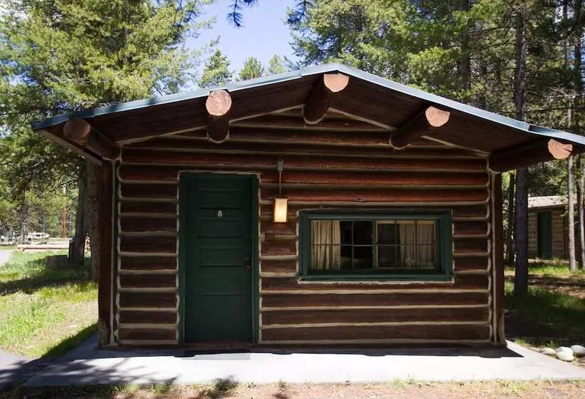 Отель Colter Bay Village