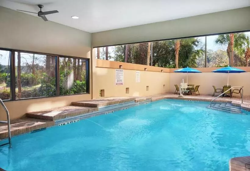ホテル Holiday Inn Express & Suites Jacksonville South East   Medical Center Area, An Ihg