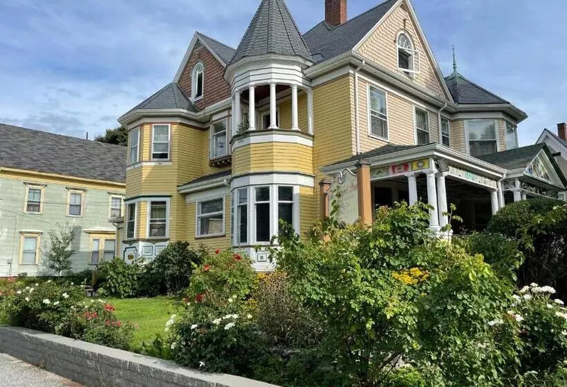 בית מלון כפרי Munroe Inn Boutique