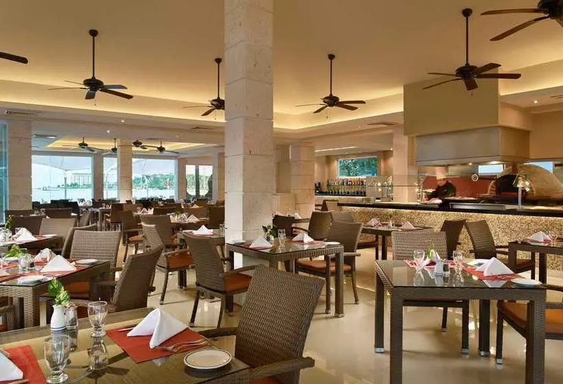 Otel Occidental Costa Cancun All Inclusive