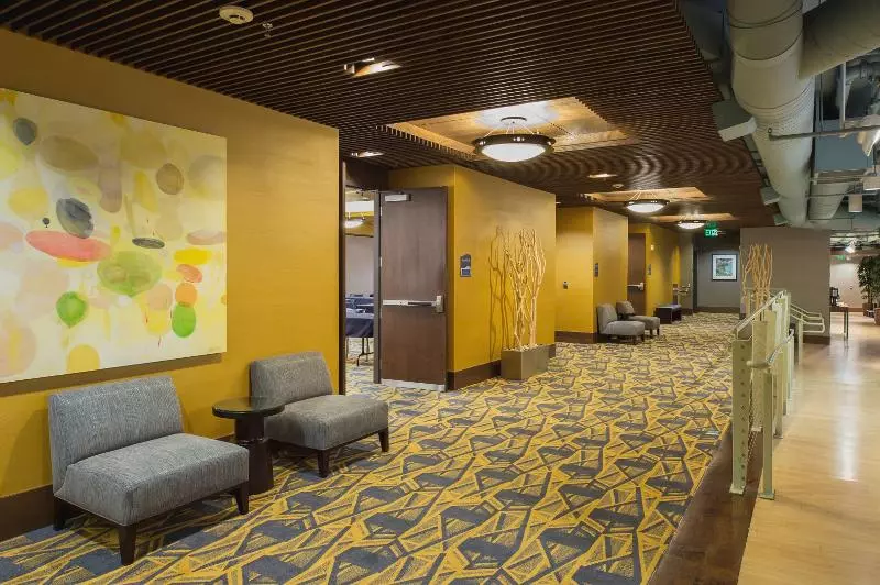 בית מלון כפרי Staypineapple, Watertown, University District Seattle