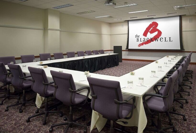 هتل The Blackwell Inn And Pfahl Conference Center