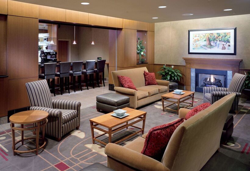 هتل The Blackwell Inn And Pfahl Conference Center