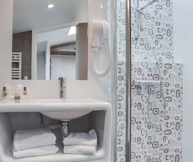 هتل The Originals Boutique, Hôtel Victoria, Fontainebleau