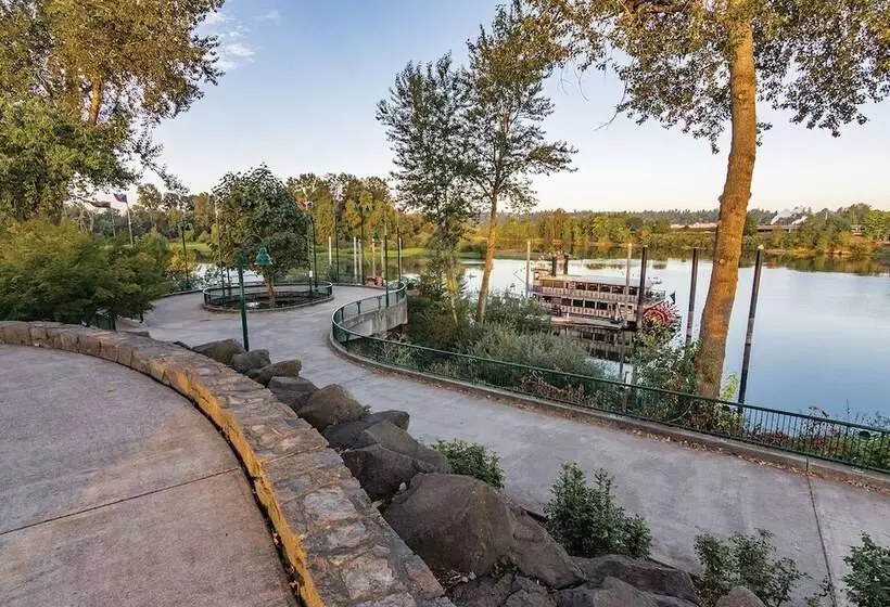 The Grand Hotel Salem