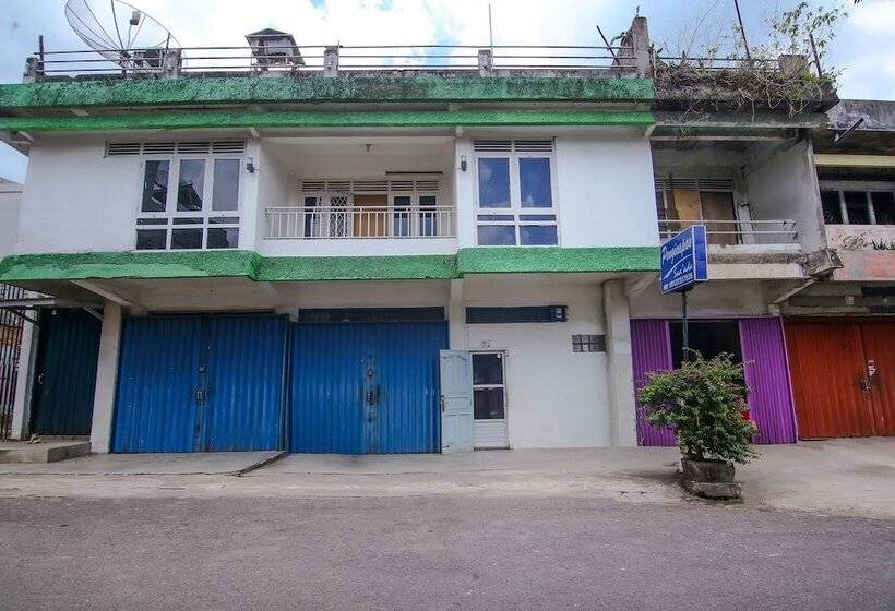 Otel Oyo 3242 Penginapan Saa Ada Syariah