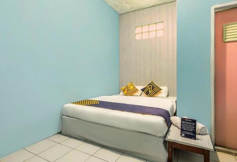 בית מלון כפרי Spot On 2384 Pondok Nabil