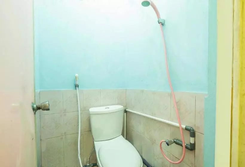 Hotel Spot On 2384 Pondok Nabil